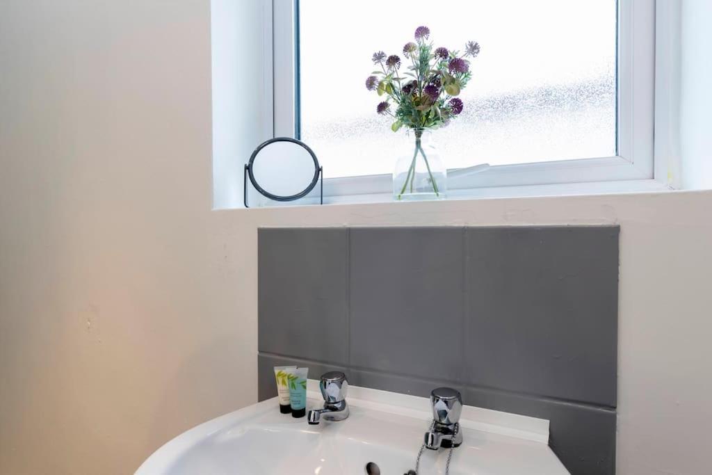 Town Centre & All The Comforts! Guisborough Bagian luar foto