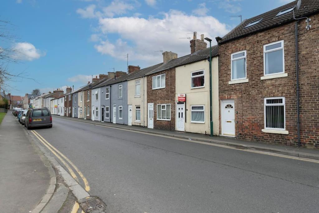 Town Centre & All The Comforts! Guisborough Bagian luar foto