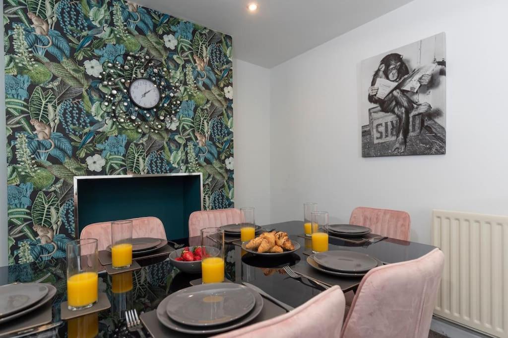 Town Centre & All The Comforts! Guisborough Bagian luar foto